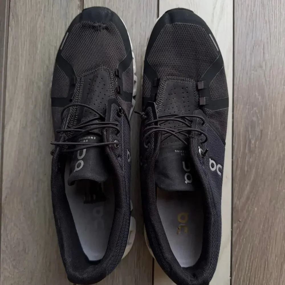 On Cloud 5 Running Shoes Men’s Size 12 Black White
